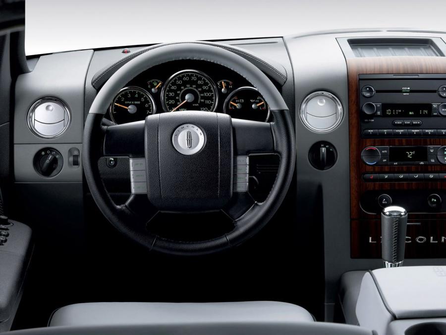  Lincoln Mark LT 2005 года  (фото 16 из 16)